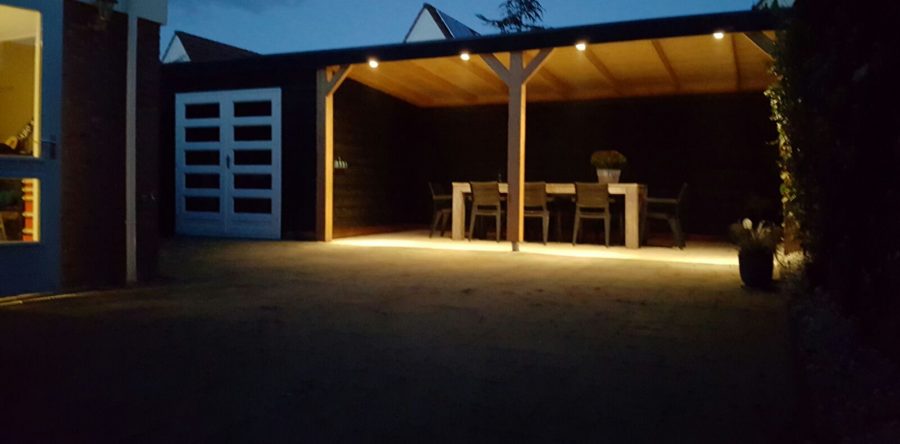 Overkapping met rode sneldek pannen