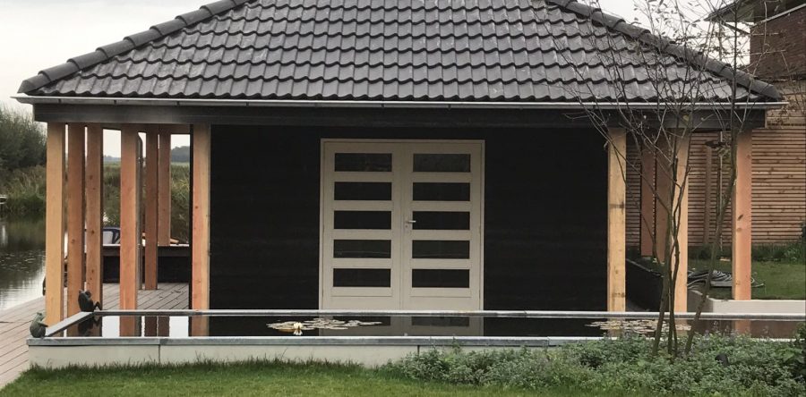 Luxe tuinhuis met Larix staanders